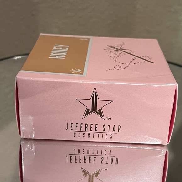 Jeffree Star Luminous Setting Powder, in shade Honey, NEW! - Picture 6 of 8
